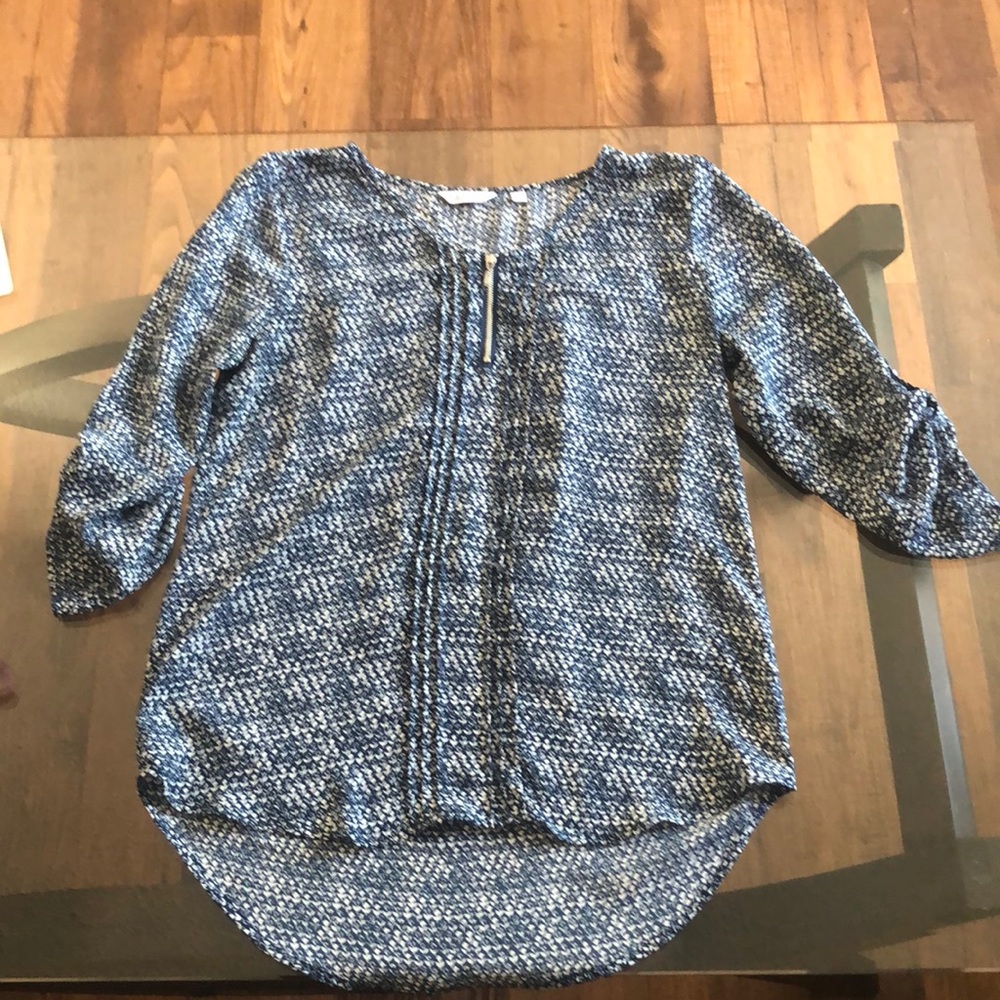 Reitmans, white and blue patterned blouse, xsmall petite.